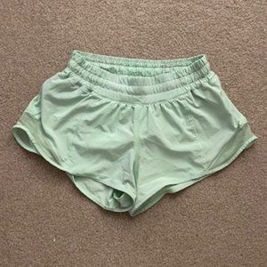 Lululemon Hotty Hot Short 2.5"